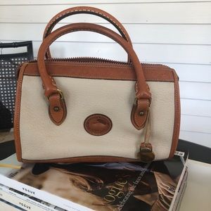Vintage Dooney & Bourke cream leather bag